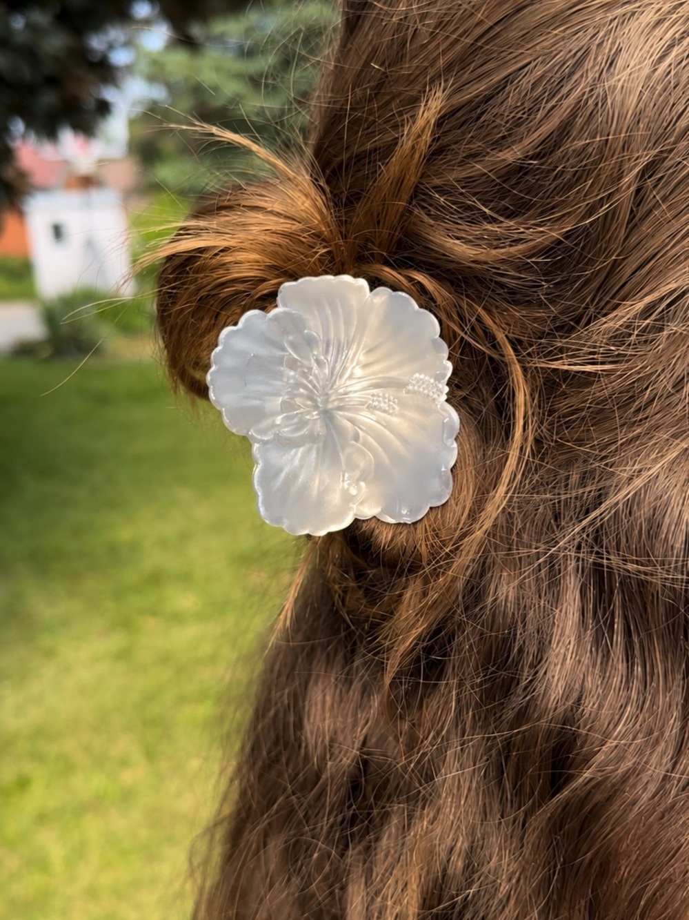 Pearlescent White Floral Hair Clip - Women Accessories